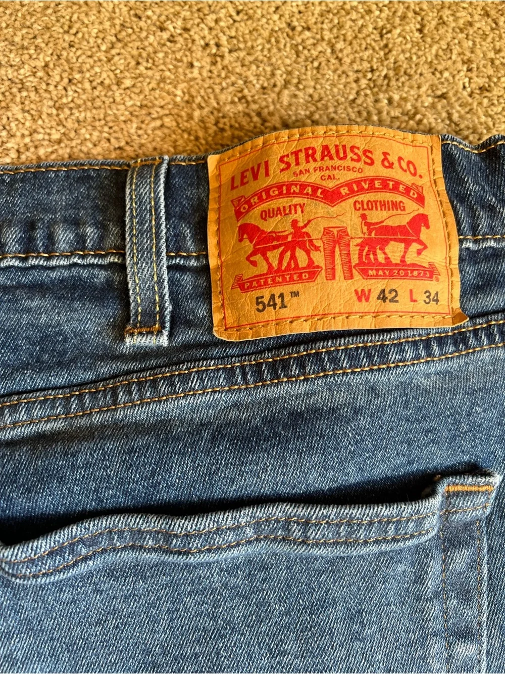 Levi's 541 Men's Straight Medium Wash Denim Jeans - Sz 42x34